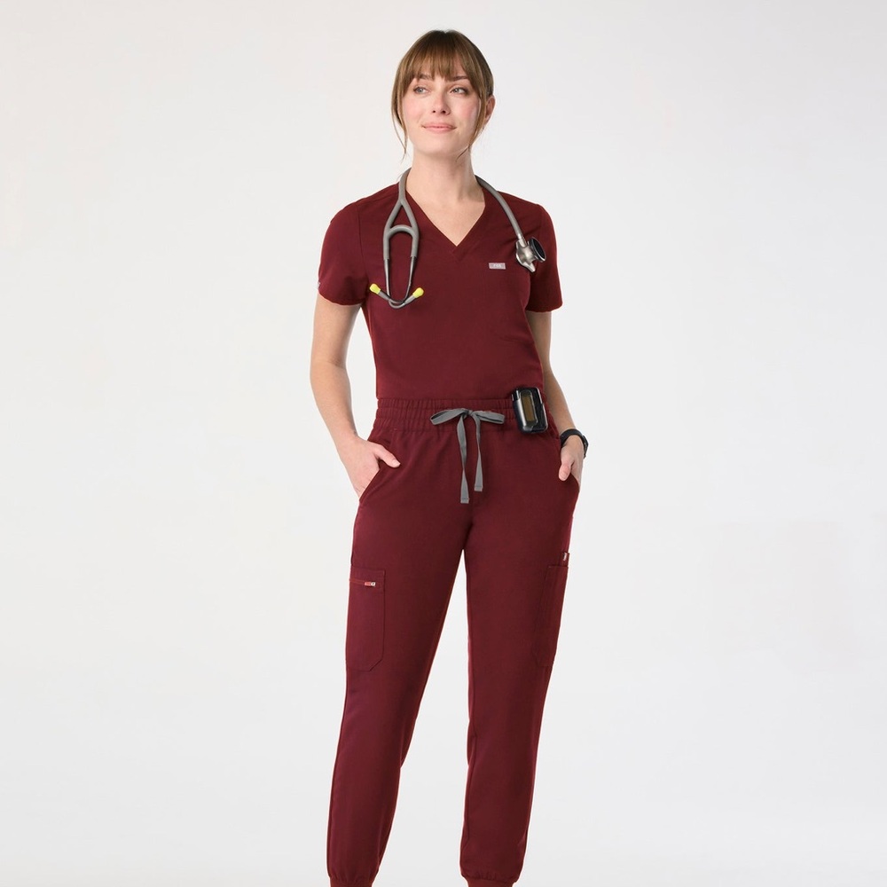 Set Figs Workwear Red / Burgundy Scrub Set  Top size M 
Pants M 
NWOT